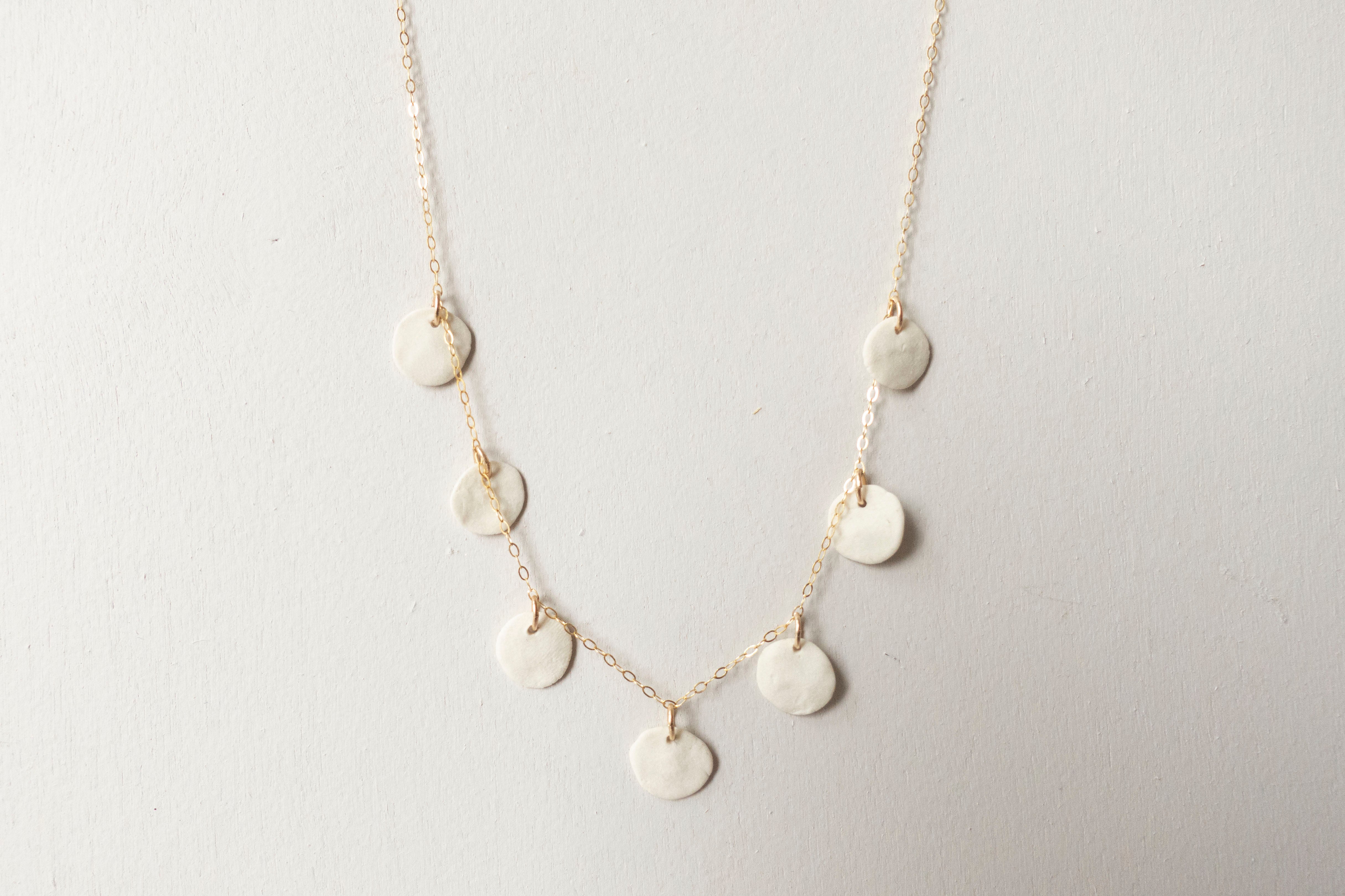 Discs necklace white